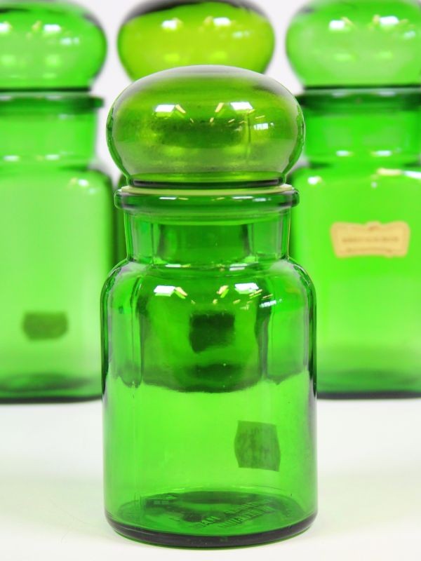 8 Mooie vintage bewaarbokalen - groen glas